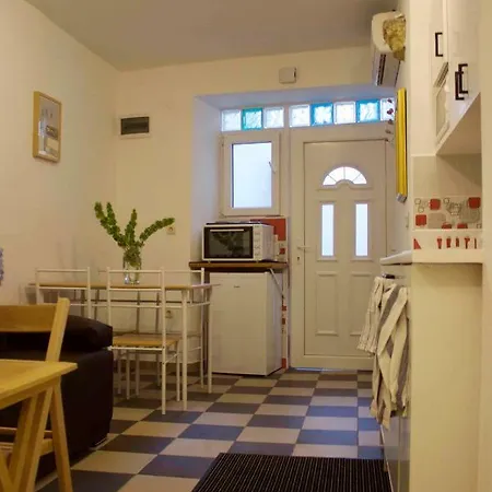 Cute & Cozy Old Stone House Holiday home *