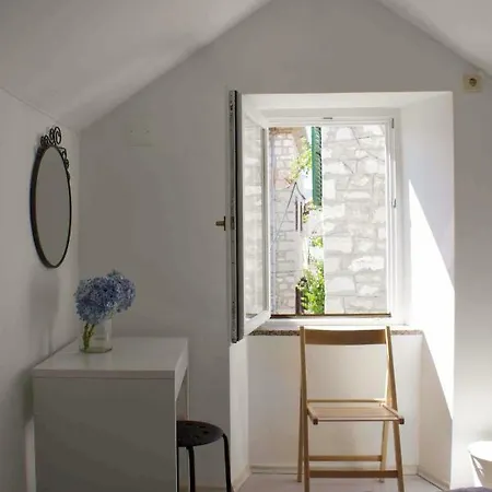 Hébergement de vacances Cute & Cozy Old Stone House